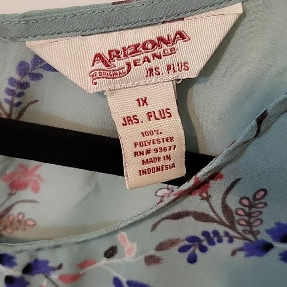 Arizona Jean Company Green Bell Sleeve Sheer Floral Blouse - Picture 2 of 8